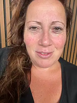 Snapshot of xsexycurvymilf chatting on August 1, 2026, 6:44 am xsexycurvymilf online show from August 1, 2026, 6:44 am