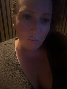 Snapshot of xsexycurvymilf chatting on July 10, 2026, 8:31 pm xsexycurvymilf online show from July 10, 2026, 8:31 pm