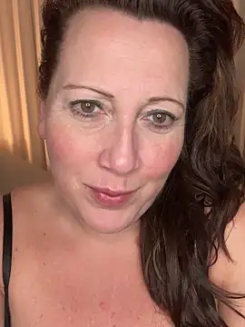 Snapshot of xsexycurvymilf chatting on February 21, 2025, 2:48 pm xsexycurvymilf online show from February 21, 2025, 2:48 pm