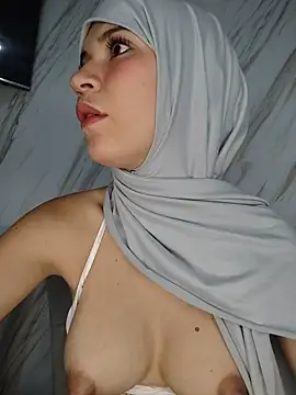 Snapshot of hanaa_18 chatting on February 15, 2026, 8:35 am hanaa 18 online show from February 15, 2026, 8:35 am