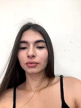 Snapshot of Coralinee_01 chatting on October 30, 2025, 3:42 pm Coralinee 01 online show from October 30, 2025, 3:42 pm