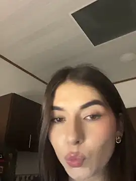 Coralinee 01 online show from December 19, 2025, 12:36 am