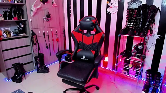 daven56 online show from February 25, 2025, 4:35 pm