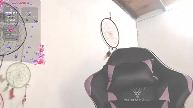 Amara18  online show from April 10, 2026, 8:32 am