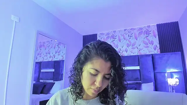 Amareto  online show from December 4, 2025, 12:26 pm