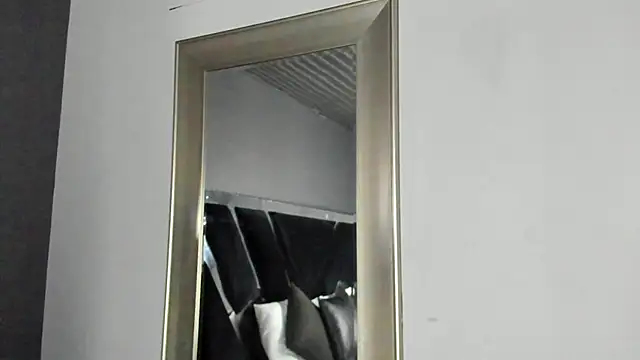 Amareto  online show from April 5, 2026, 10:11 am