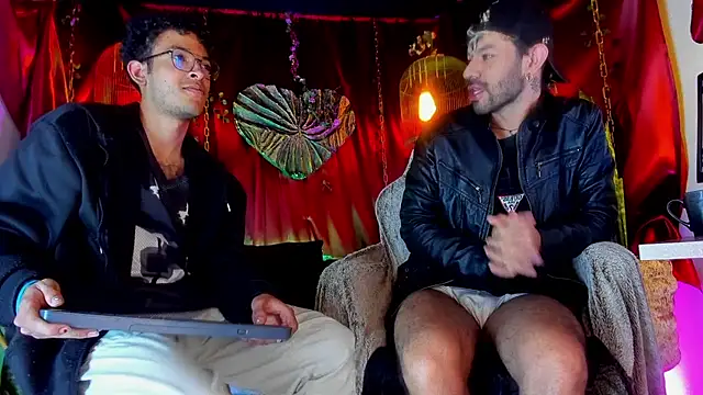 LatinMilk  online show from March 29, 2026, 3:19 am