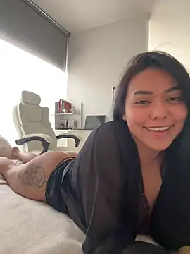 PetitLumiere online show from February 14, 2025, 6:51 pm