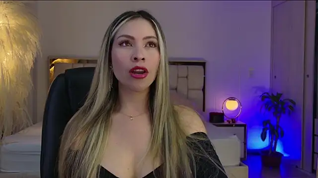 Ammy Castro online show from November 19, 2025, 10:21 pm