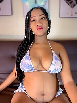 AleezaFrench online show from April 4, 2026, 1:39 pm