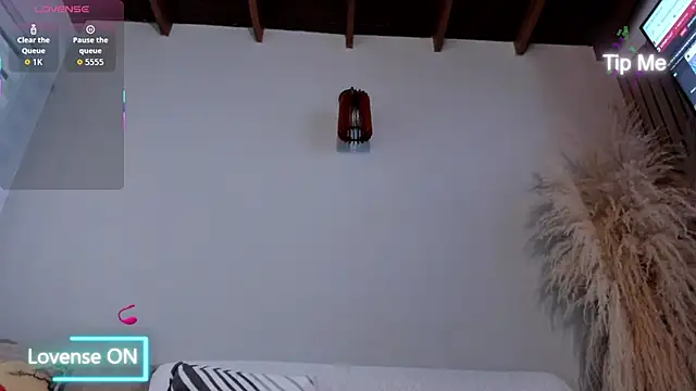 neo dimou  online show from November 18, 2025, 11:13 am