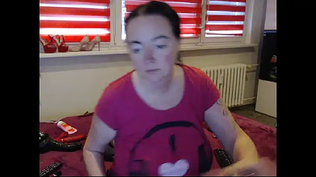 Alexie33 online show from April 1, 2026, 6:37 am