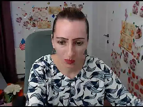 Snapshot of EvelynAngell chatting on September 16, 2025, 9:10 am EvelynAngell online show from September 16, 2025, 9:10 am