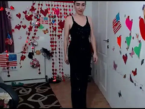 Snapshot of EvelynAngell chatting on February 5, 2025, 7:18 am EvelynAngell online show from February 5, 2025, 7:18 am