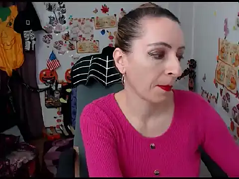 Snapshot of EvelynAngell chatting on October 16, 2025, 5:59 am EvelynAngell online show from October 16, 2025, 5:59 am