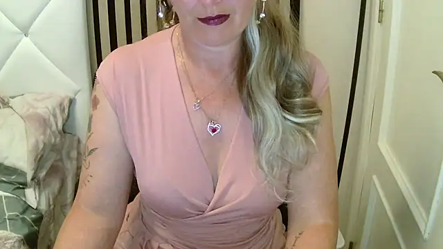 xxNoeliaxx online show from March 10, 2026, 8:40 am