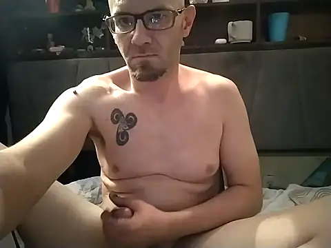 Snapshot of Herwish chatting on October 14, 2025, 6:14 am Herwish online show from October 14, 2025, 6:14 am