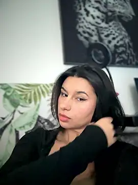 Snapshot of Simply_the_best chatting on January 13, 2026, 2:10 pm Simply the best online show from January 13, 2026, 2:10 pm