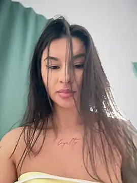 Snapshot of Simply_the_best chatting on February 4, 2026, 12:55 pm Simply the best online show from February 4, 2026, 12:55 pm