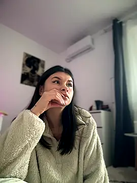 Snapshot of Simply_the_best chatting on January 7, 2026, 10:20 am Simply the best online show from January 7, 2026, 10:20 am