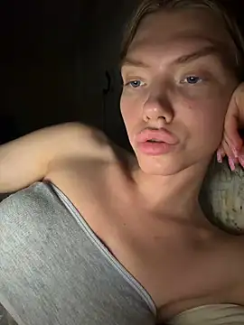 Snapshot of Lisaaa_Alisa chatting on July 22, 2026, 7:05 pm Lisaaa Alisa online show from July 22, 2026, 7:05 pm