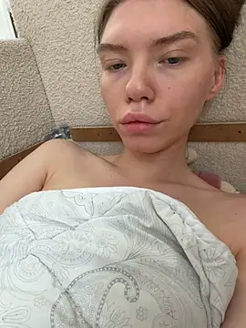 Snapshot of Lisaaa_Alisa chatting on June 11, 2026, 2:22 am Lisaaa Alisa online show from June 11, 2026, 2:22 am