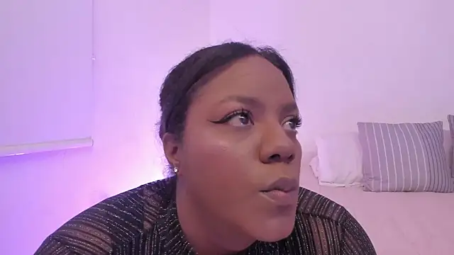 Sexyshantal  online show from April 1, 2026, 5:21 pm