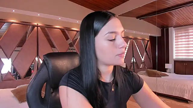 carina rossi online show from November 20, 2025, 1:12 pm