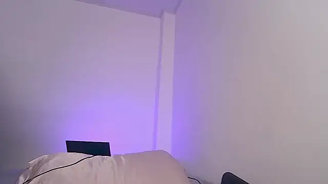 caarlywhitee online show from March 14, 2025, 1:27 am