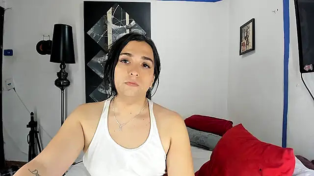 SARAMISHA online show from April 21, 2026, 12:34 am