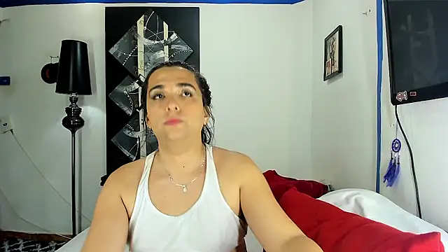 SARAMISHA online show from April 17, 2026, 10:34 pm