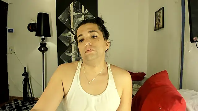 SARAMISHA online show from April 21, 2026, 3:07 pm