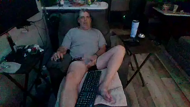 Snapshot of lateniter chatting on June 17, 2026, 4:56 am lateniter online show from June 17, 2026, 4:56 am