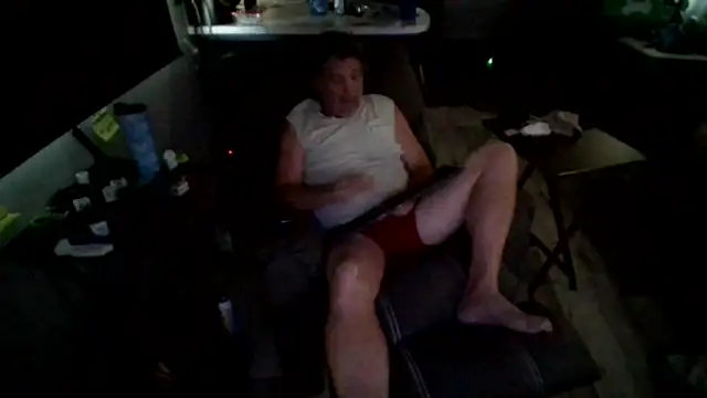 lateniter online show from April 8, 2026, 10:33 pm