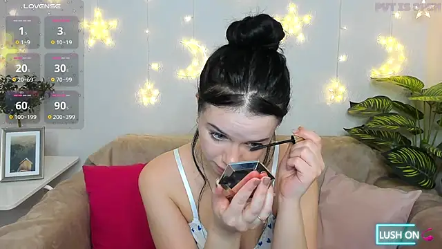 Lori  Hell online show from February 26, 2025, 2:41 am