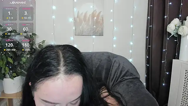 Lori  Hell online show from October 8, 2025, 2:24 am