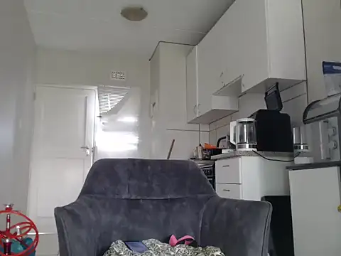 Snapshot of officialkhakes_za chatting on February 22, 2026, 7:55 am officialkhakes za online show from February 22, 2026, 7:55 am