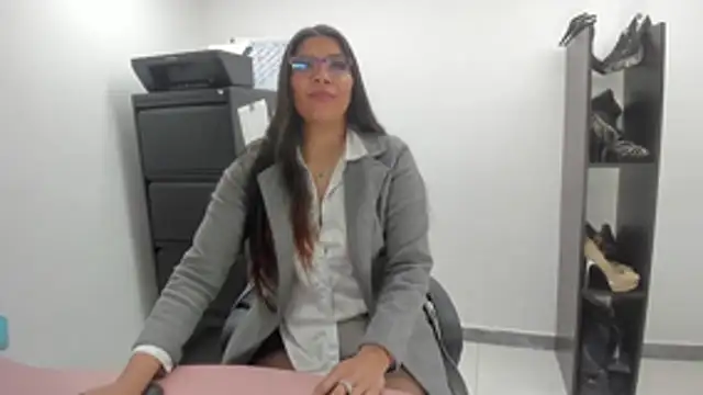 Luna Dumont online show from February 16, 2026, 11:20 am