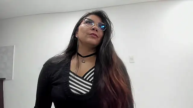 Snapshot of Luna_Dumont chatting on October 5, 2025, 11:23 am Luna Dumont online show from October 5, 2025, 11:23 am