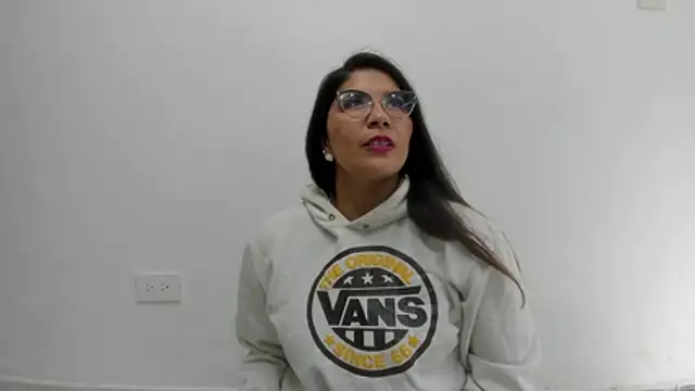 Snapshot of Luna_Dumont chatting on November 30, 2025, 11:22 am Luna Dumont online show from November 30, 2025, 11:22 am