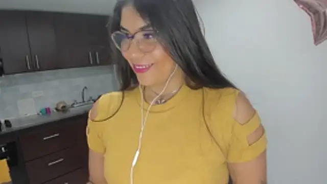 Luna Dumont online show from March 5, 2026, 11:07 am