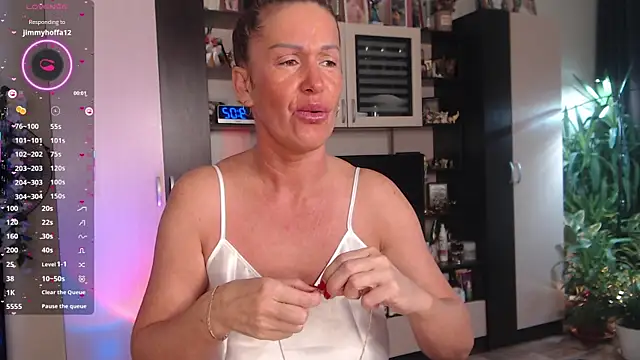 Snapshot of SheilaRyan chatting on November 21, 2025, 6:01 am SheilaRyan online show from November 21, 2025, 6:01 am