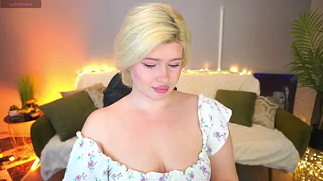 CocoSecretss online show from April 17, 2026, 6:38 am