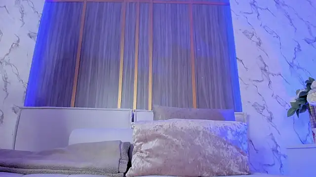 Dollar-girl online show from February 8, 2026, 2:15 pm