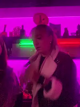 LizzyLush  online show from September 19, 2025, 11:53 pm