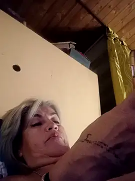 Snapshot of DirtyBIianca chatting on March 6, 2025, 1:37 am DirtyBIianca online show from March 6, 2025, 1:37 am