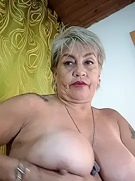 Snapshot of DirtyBIianca chatting on September 27, 2025, 11:55 pm DirtyBIianca online show from September 27, 2025, 11:55 pm