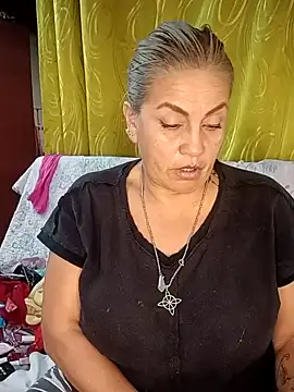 Snapshot of DirtyBIianca chatting on March 12, 2025, 9:24 pm DirtyBIianca online show from March 12, 2025, 9:24 pm