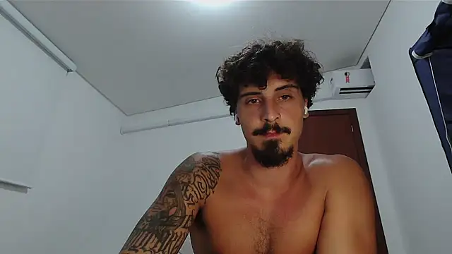 Snapshot of milkoffe chatting on February 7, 2026, 3:25 am milkoffe online show from February 7, 2026, 3:25 am