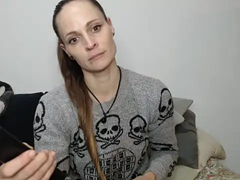 naikah714 online show from December 7, 2024, 4:42 pm